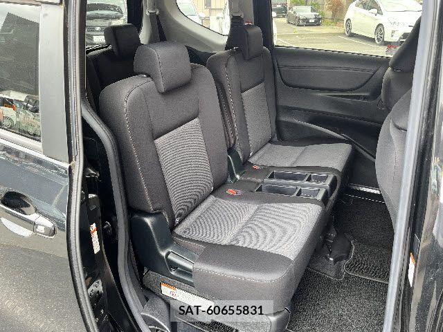 Toyota SIENTA 2021-08 7330049-9