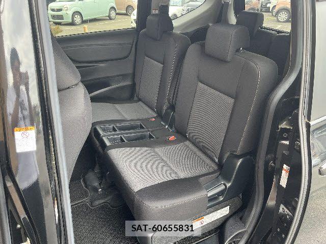 Toyota SIENTA 2021-08 7330049-12