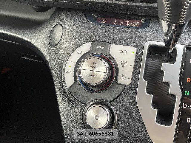 Toyota SIENTA 2021-08 7330049-14