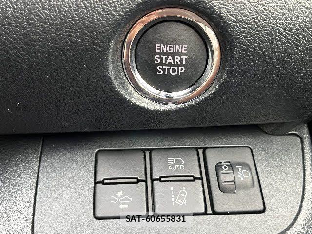 Toyota SIENTA 2021-08 7330049-17