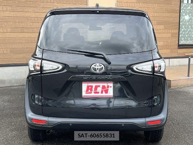 Toyota SIENTA 2021-08 7330049-25