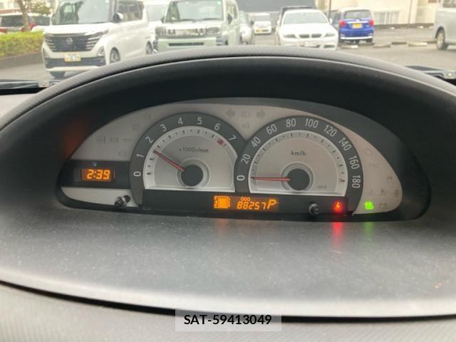 Toyota SIENTA 2012-01 7330083-9