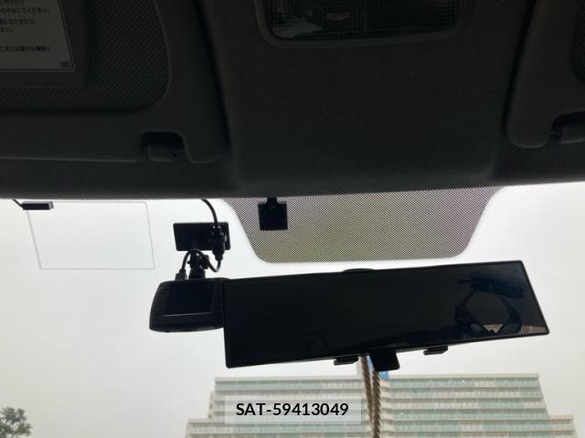 Toyota SIENTA 2012-01 7330083-11