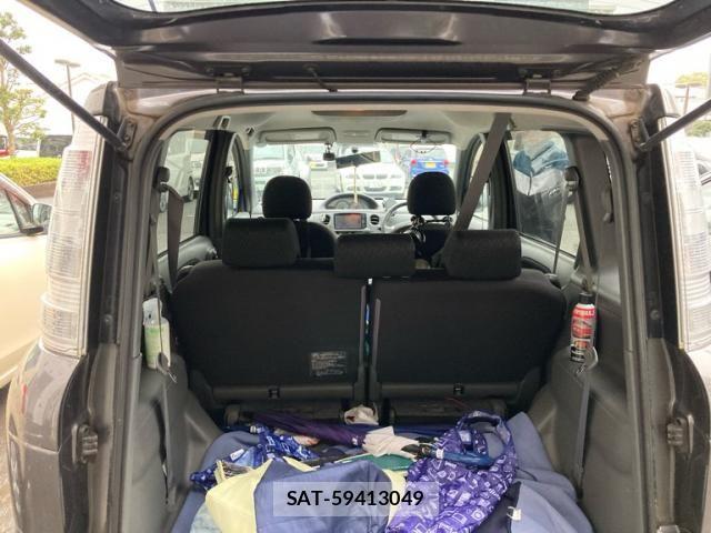 Toyota SIENTA 2012-01 7330083-17