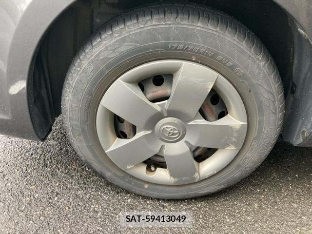 Toyota SIENTA 2012-01 7330083-20