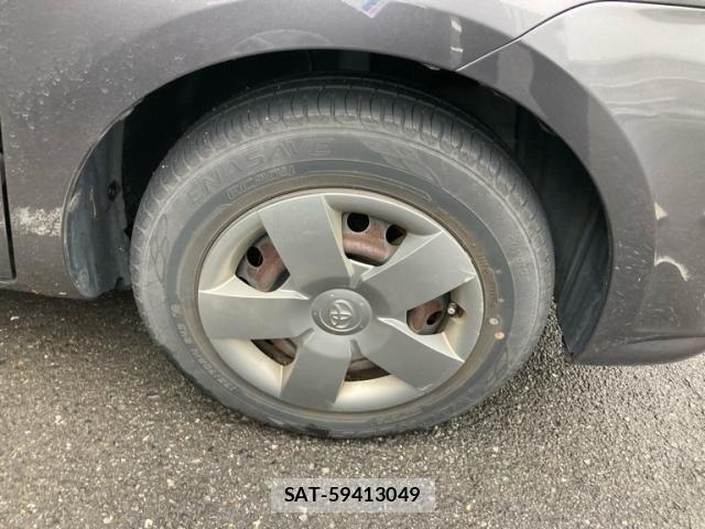 Toyota SIENTA 2012-01 7330083-21