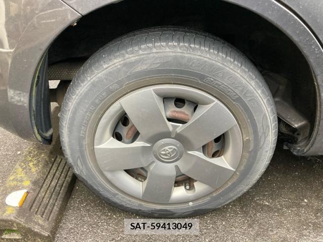 Toyota SIENTA 2012-01 7330083-22