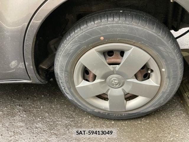 Toyota SIENTA 2012-01 7330083-23