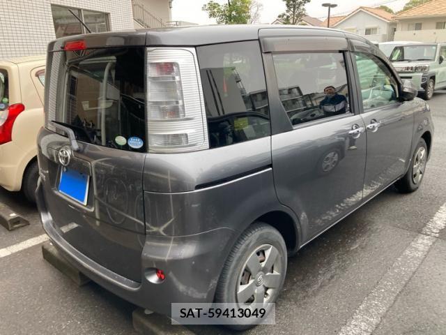 Toyota SIENTA 2012-01 7330083-2