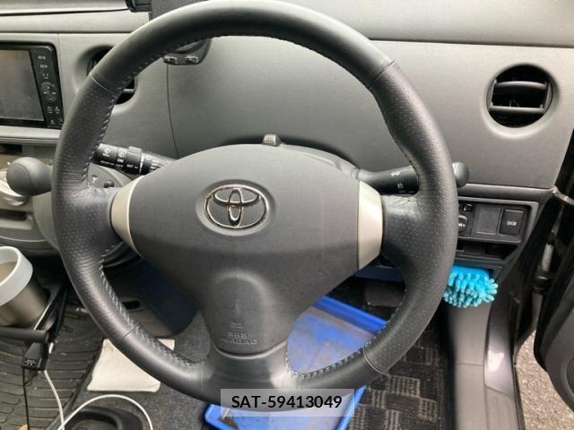 Toyota SIENTA 2012-01 7330083-8