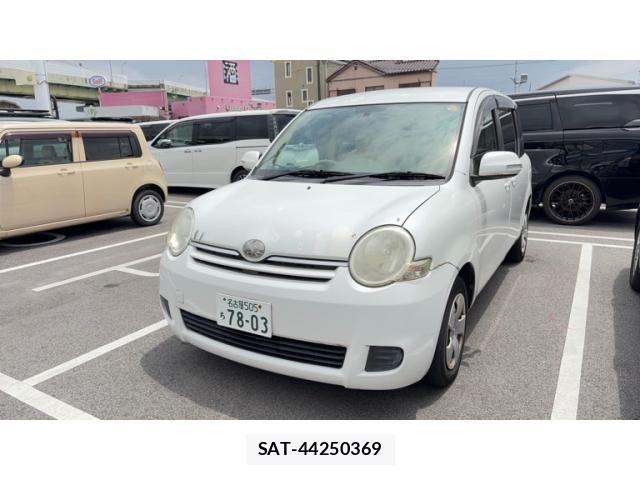 Toyota SIENTA 2007-06 7330086-0