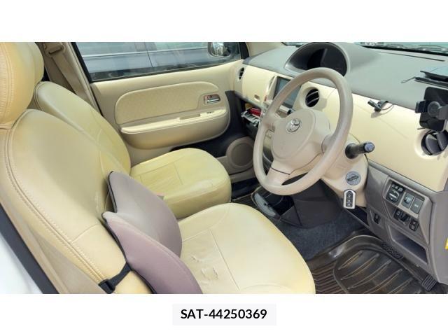 Toyota SIENTA 2007-06 7330086-11