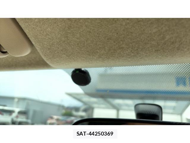 Toyota SIENTA 2007-06 7330086-13