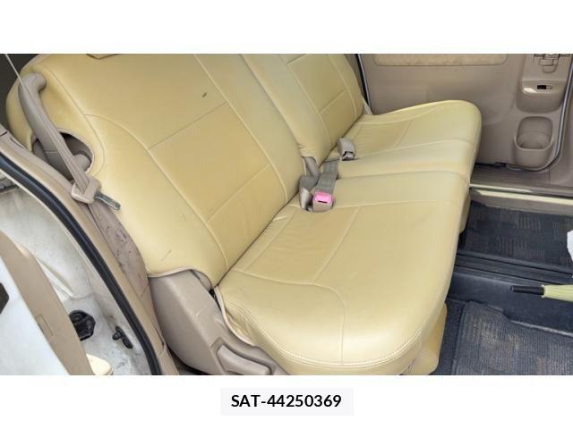 Toyota SIENTA 2007-06 7330086-18