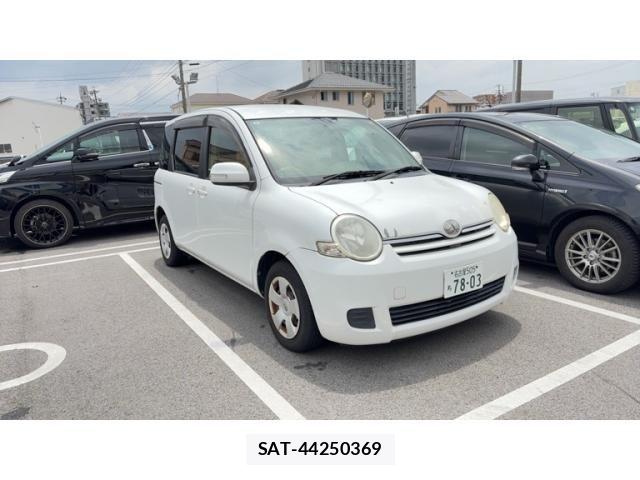Toyota SIENTA 2007-06 7330086-1