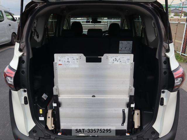 Toyota SIENTA 2021-02 7330053-10