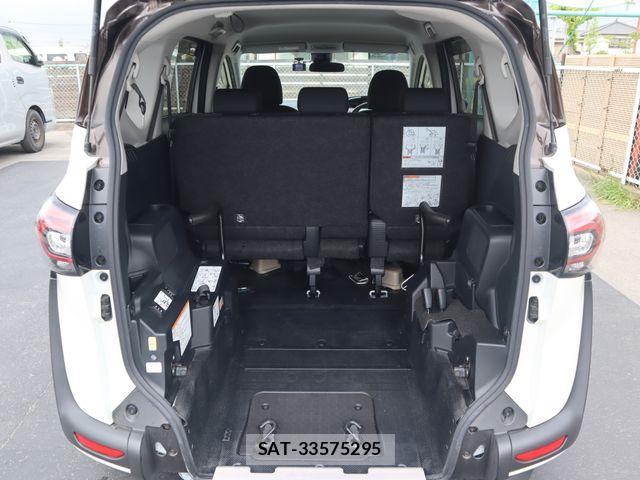 Toyota SIENTA 2021-02 7330053-11