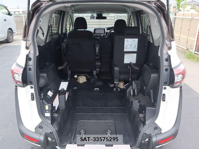 Toyota SIENTA 2021-02 7330053-12