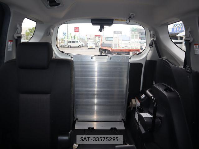 Toyota SIENTA 2021-02 7330053-15