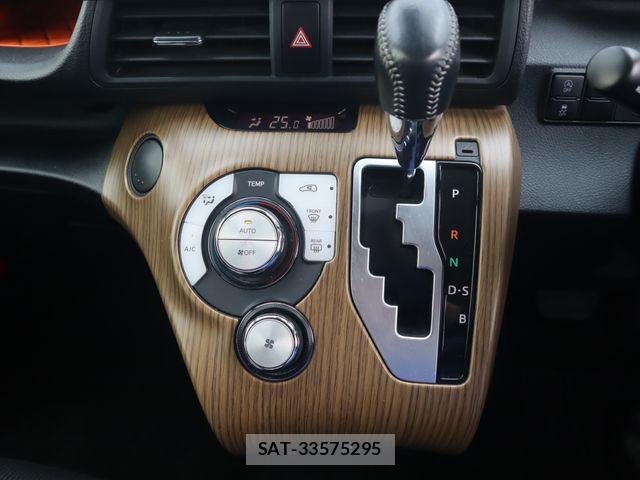 Toyota SIENTA 2021-02 7330053-25
