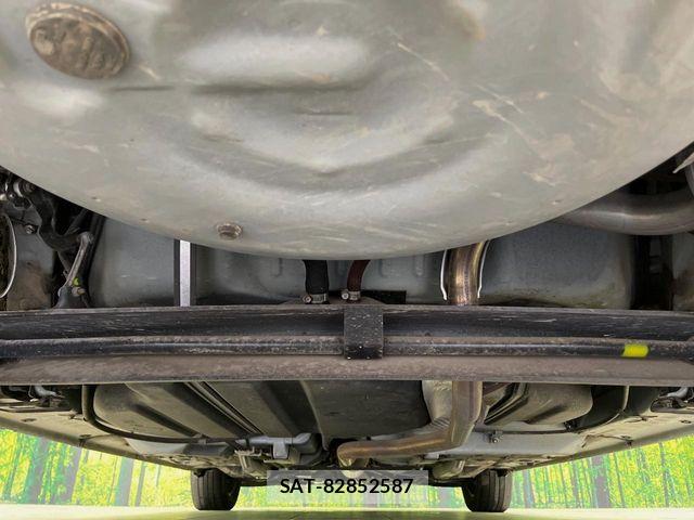Toyota SIENTA 2015-07 7330070-19