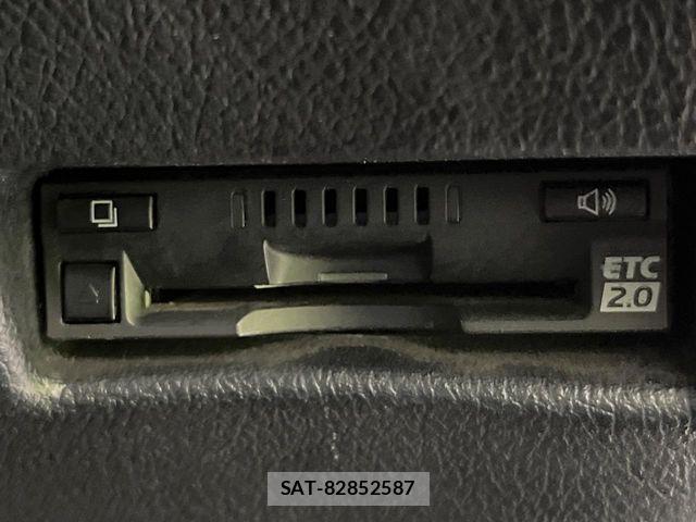 Toyota SIENTA 2015-07 7330070-6