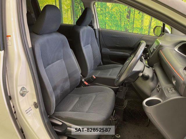 Toyota SIENTA 2015-07 7330070-7