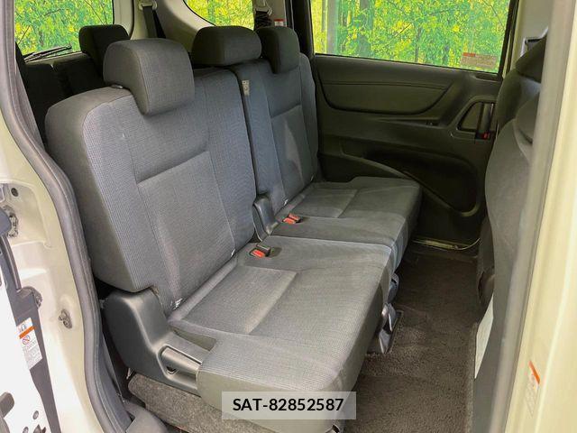 Toyota SIENTA 2015-07 7330070-8
