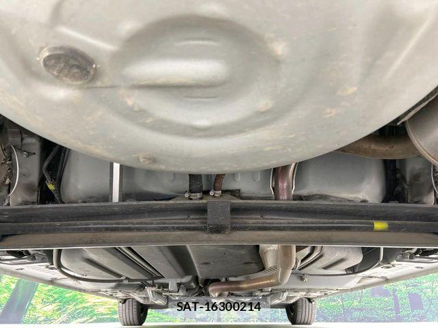 Toyota SIENTA 2019-08 7330059-18