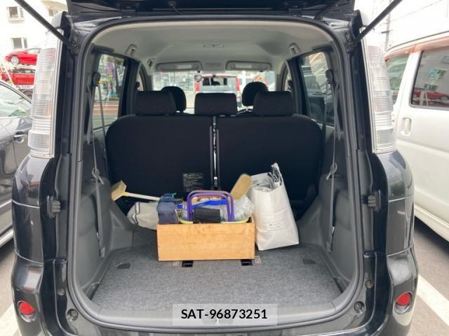 Toyota SIENTA 2012-05 7330081-10