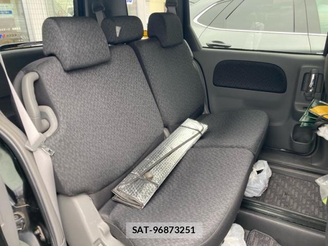 Toyota SIENTA 2012-05 7330081-13