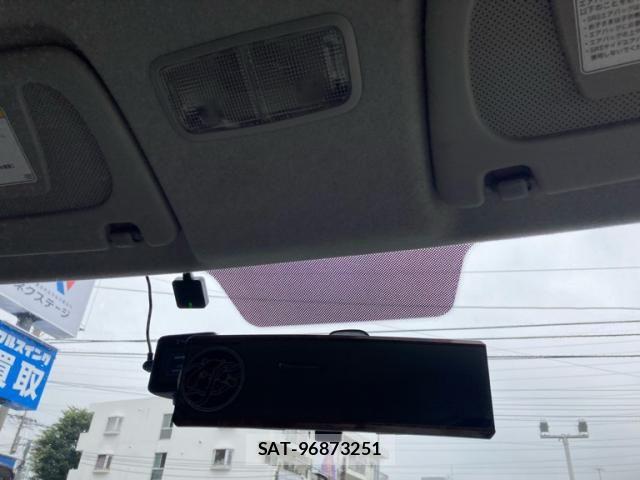 Toyota SIENTA 2012-05 7330081-21