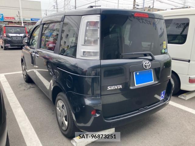 Toyota SIENTA 2012-05 7330081-2