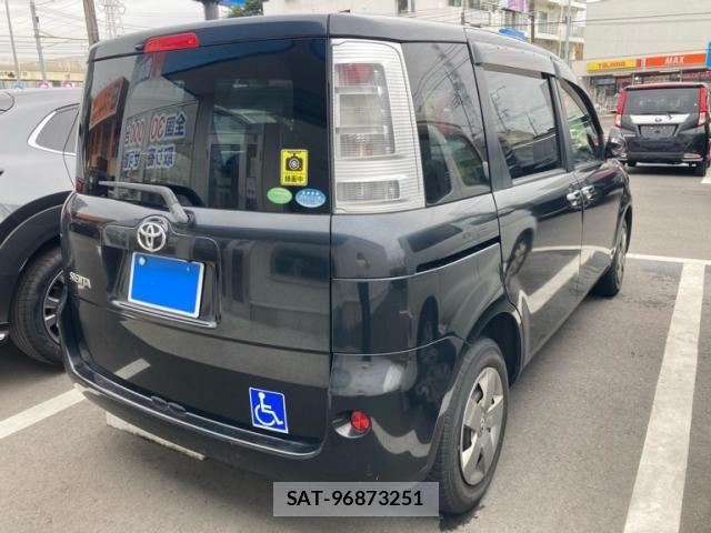 Toyota SIENTA 2012-05 7330081-3