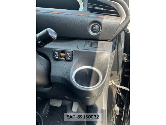 Toyota SIENTA 2016-03 7330079-12