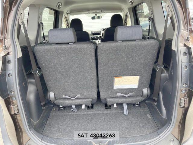 Toyota SIENTA 2017-06 7359836-10