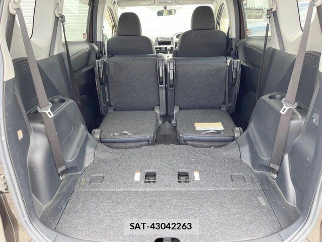 Toyota SIENTA 2017-06 7359836-11