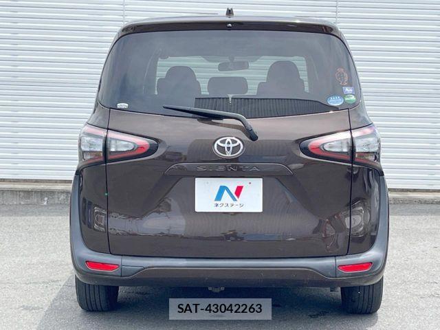 Toyota SIENTA 2017-06 7359836-16