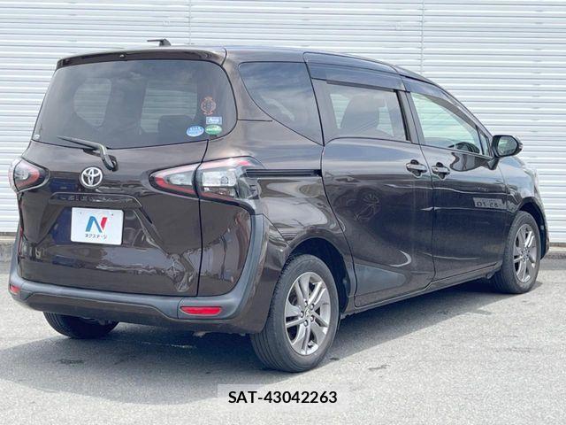 Toyota SIENTA 2017-06 7359836-18