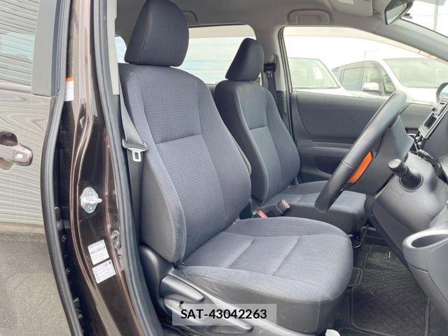 Toyota SIENTA 2017-06 7359836-7