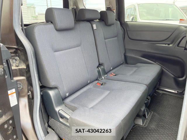 Toyota SIENTA 2017-06 7359836-8