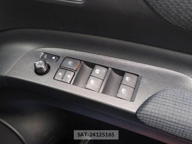Toyota SIENTA 2017-04 7359826-16