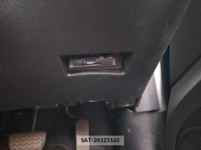 Toyota SIENTA 2017-04 7359826-17