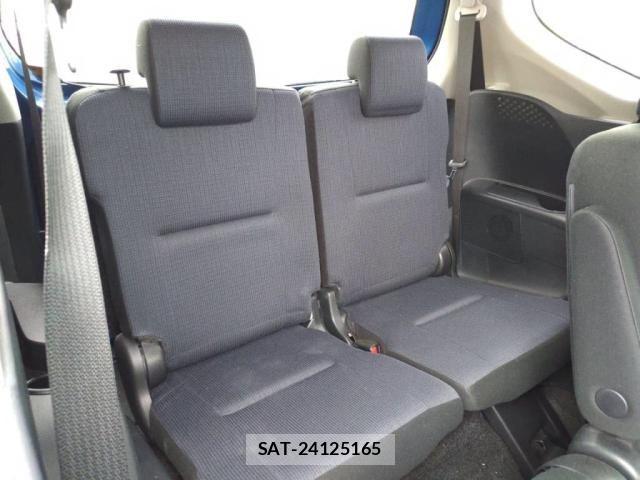 Toyota SIENTA 2017-04 7359826-23