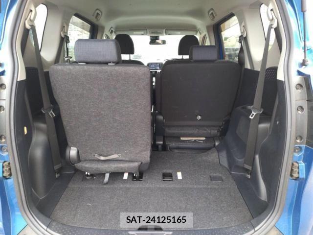 Toyota SIENTA 2017-04 7359826-25