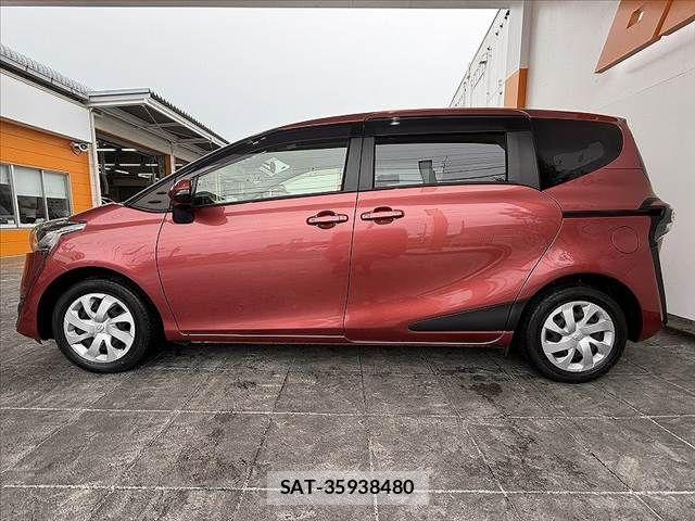Toyota SIENTA 2017-08 7359835-11