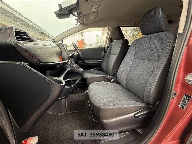 Toyota SIENTA 2017-08 7359835-16