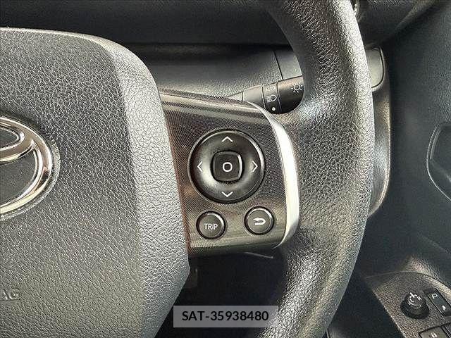 Toyota SIENTA 2017-08 7359835-25
