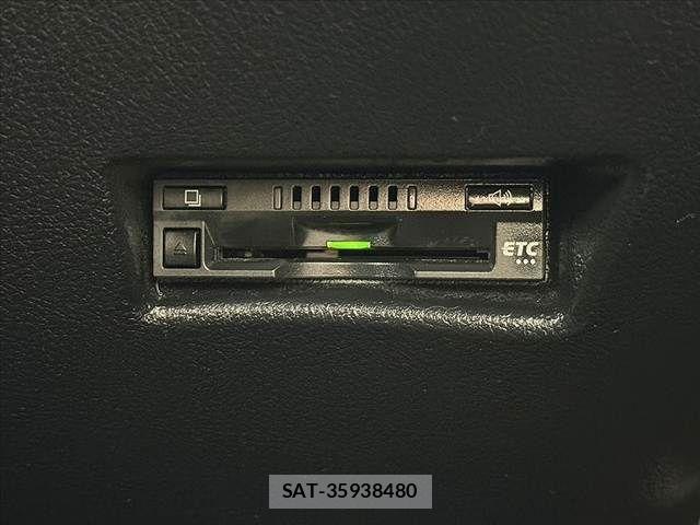 Toyota SIENTA 2017-08 7359835-6