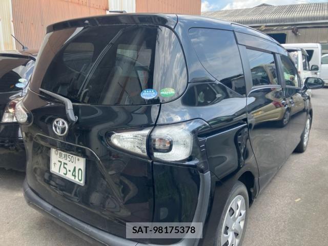 Toyota SIENTA 2016-07 7359832-2